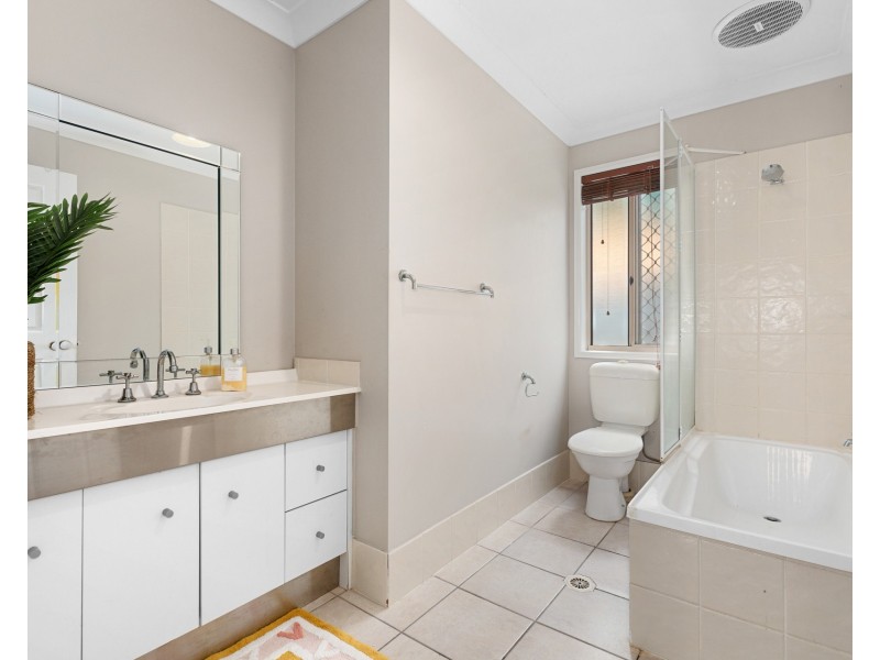 2/20 Mollys Place, Currumbin Waters QLD 4223