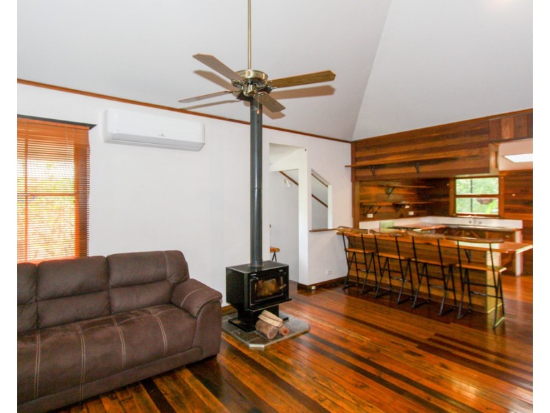 2a MITCHELL STREET, Uki NSW 2484