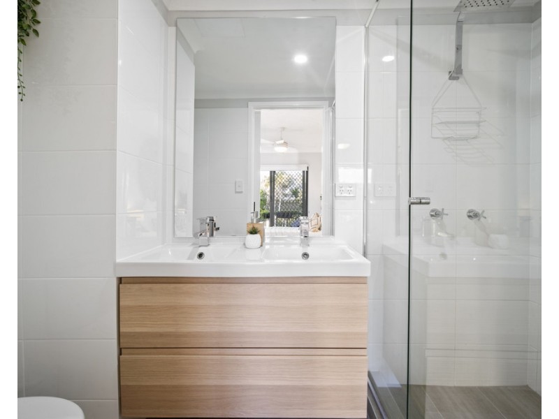 13/143 Golden Four Drive, Bilinga QLD 4225