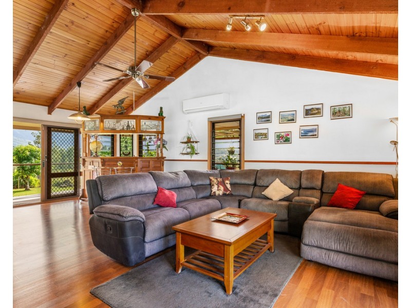 72 SOUTH PUMPENBIL ROAD, Pumpenbil NSW 2484