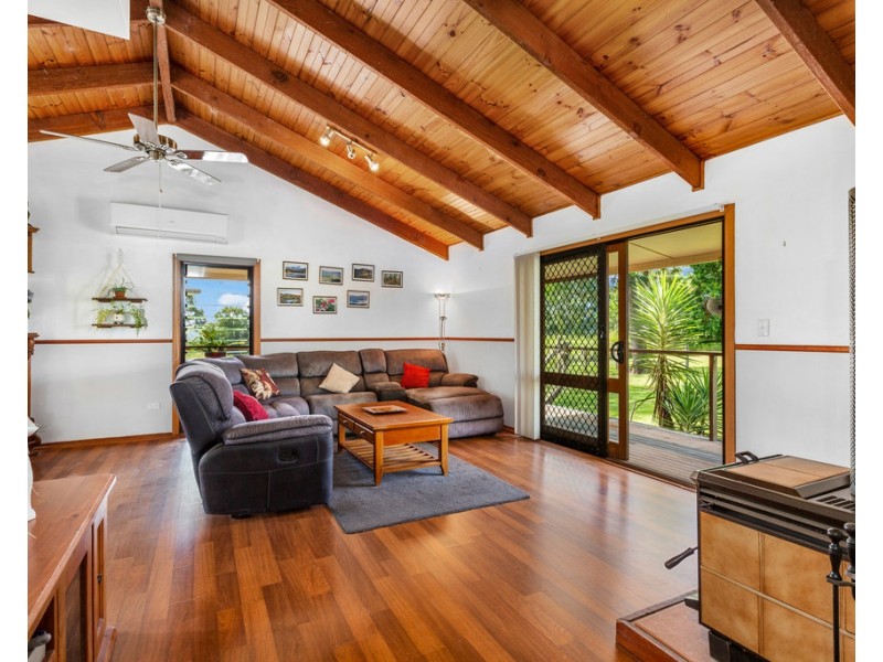 72 SOUTH PUMPENBIL ROAD, Pumpenbil NSW 2484