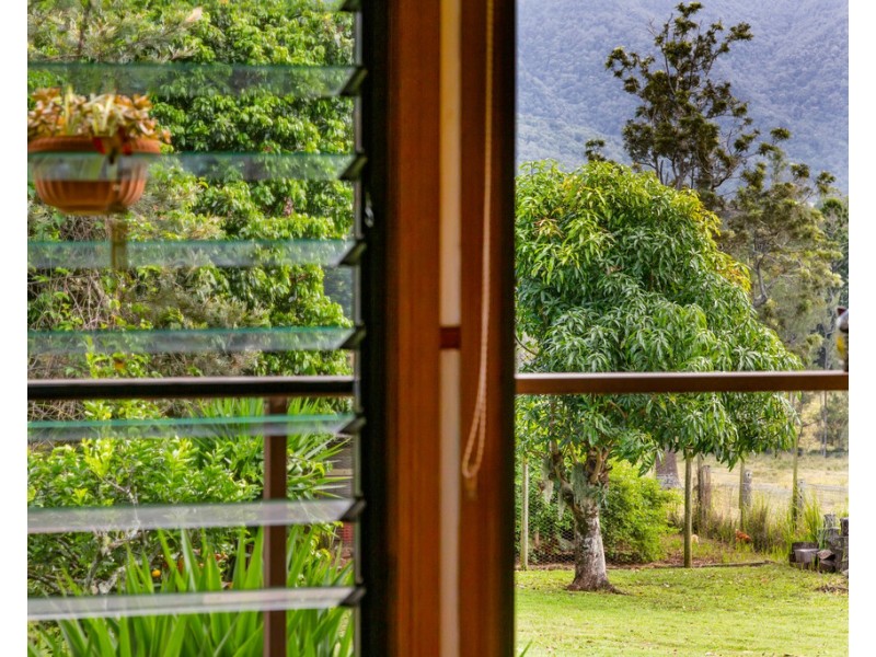 72 SOUTH PUMPENBIL ROAD, Pumpenbil NSW 2484