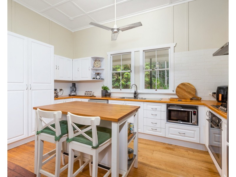 114 CROOKS VALLEY ROAD, Crystal Creek NSW 2484