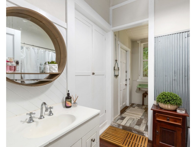 114 CROOKS VALLEY ROAD, Crystal Creek NSW 2484