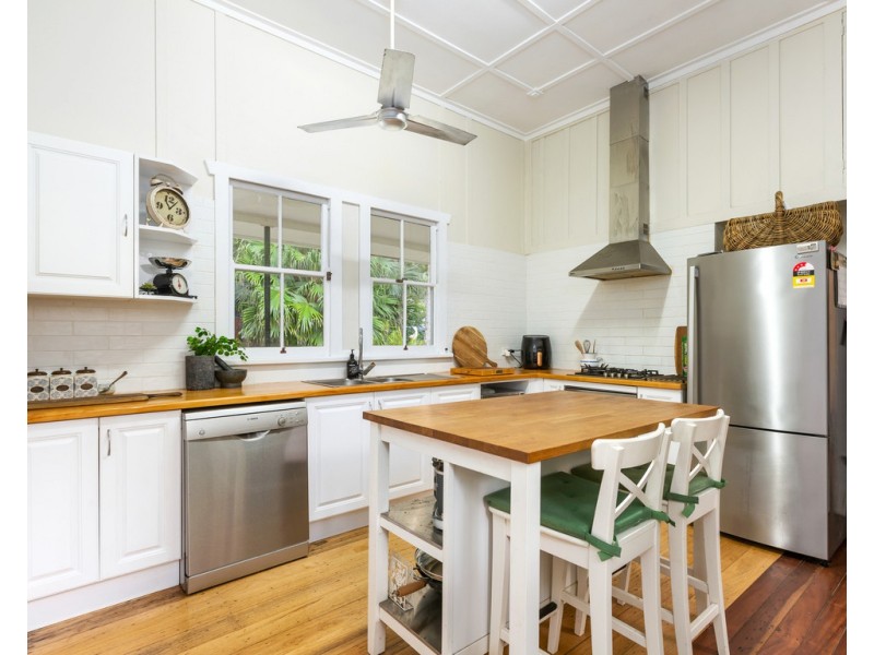 114 CROOKS VALLEY ROAD, Crystal Creek NSW 2484