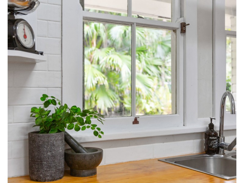 114 CROOKS VALLEY ROAD, Crystal Creek NSW 2484