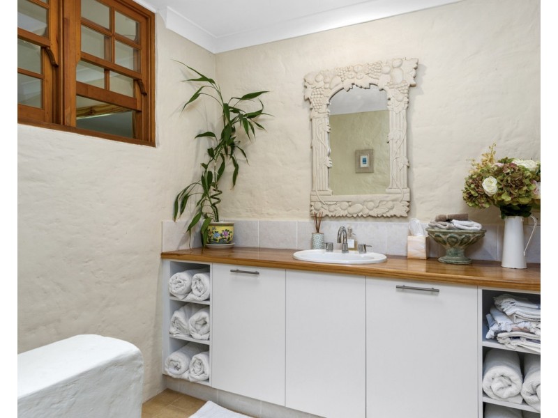 96 CROOKS VALLEY ROAD, Crystal Creek NSW 2484