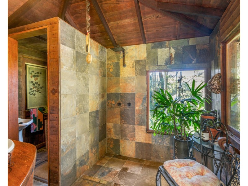 7 SUNRISE PLACE, Uki NSW 2484