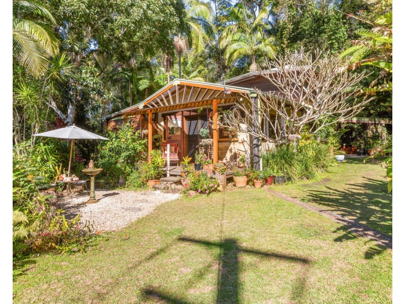 7 SUNRISE PLACE, Uki NSW 2484