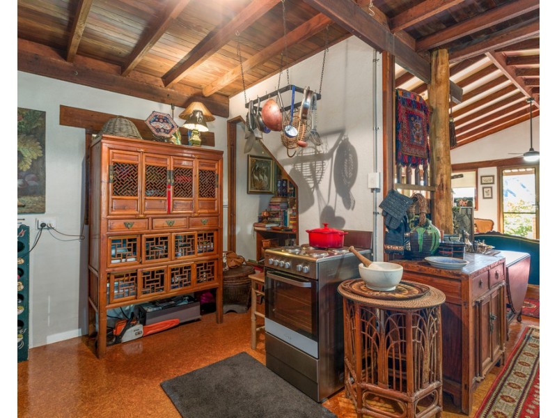 7 SUNRISE PLACE, Uki NSW 2484