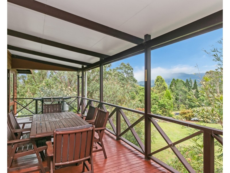 114 PINNACLE ROAD, Pumpenbil NSW 2484