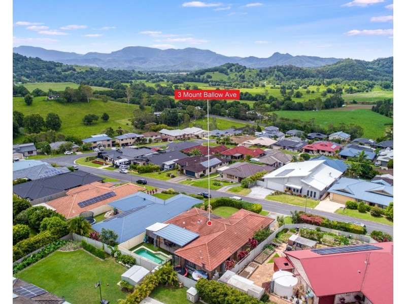 3 MOUNT BALLOW AVENUE, Murwillumbah NSW 2484
