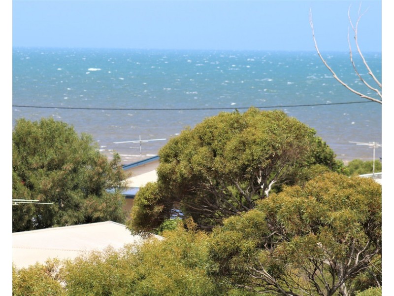 15 YOUNG AVENUE, Port Vincent SA 5581