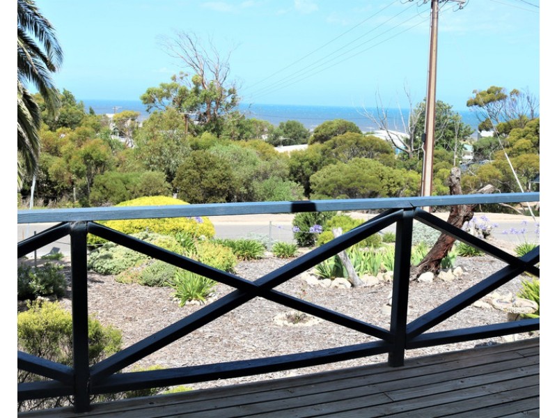 15 YOUNG AVENUE, Port Vincent SA 5581