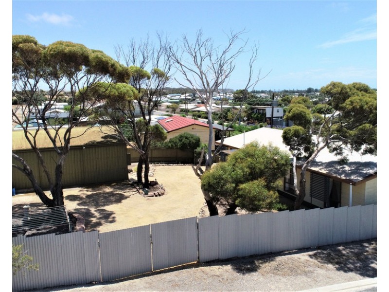 15 YOUNG AVENUE, Port Vincent SA 5581