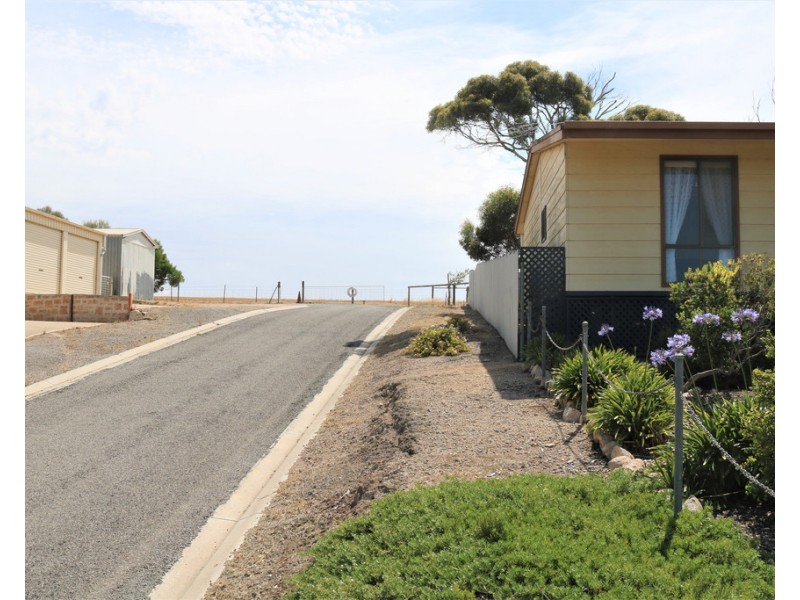 15 YOUNG AVENUE, Port Vincent SA 5581