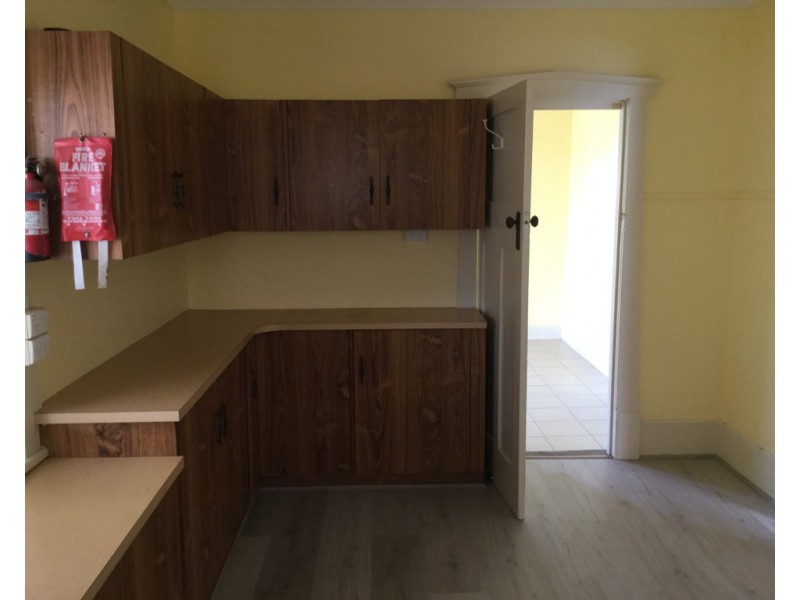 31 Warooka Road, Yorketown SA 5576