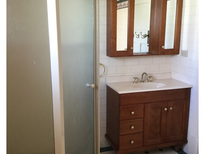 31 Warooka Road, Yorketown SA 5576