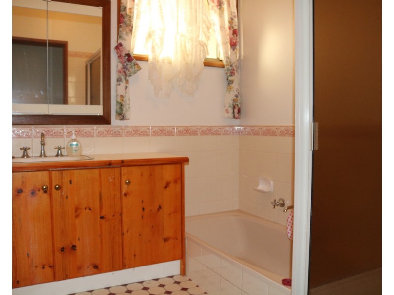 42 BRIDGE ROAD, Ardrossan SA 5571