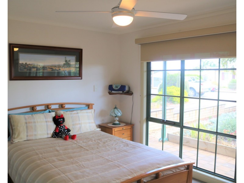 5 BENNETT STREET, Port Vincent SA 5581