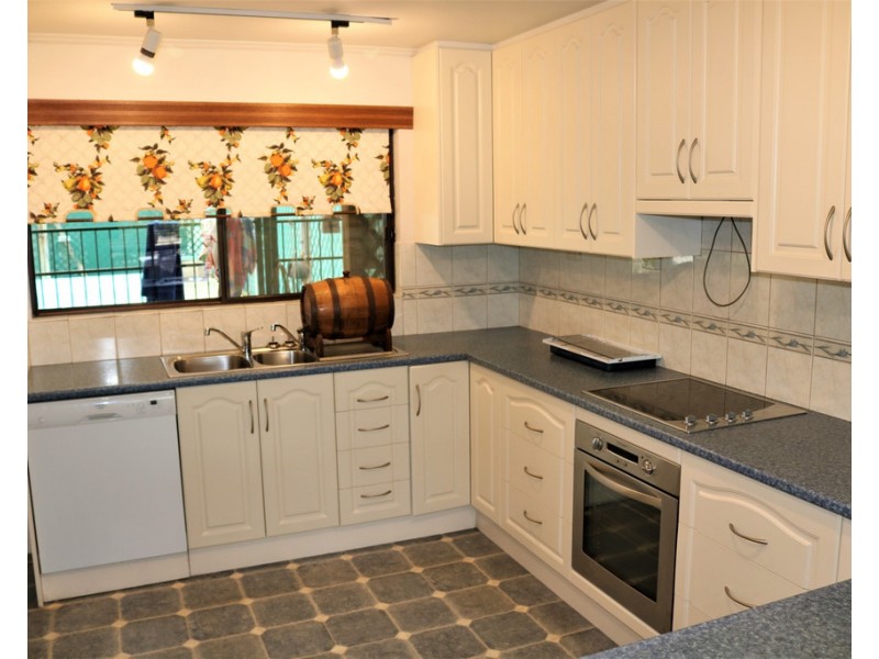 10 RAMSAY STREET, Port Vincent SA 5581