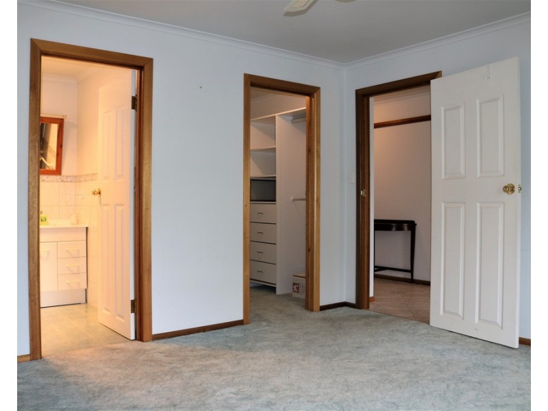 10 RAMSAY STREET, Port Vincent SA 5581