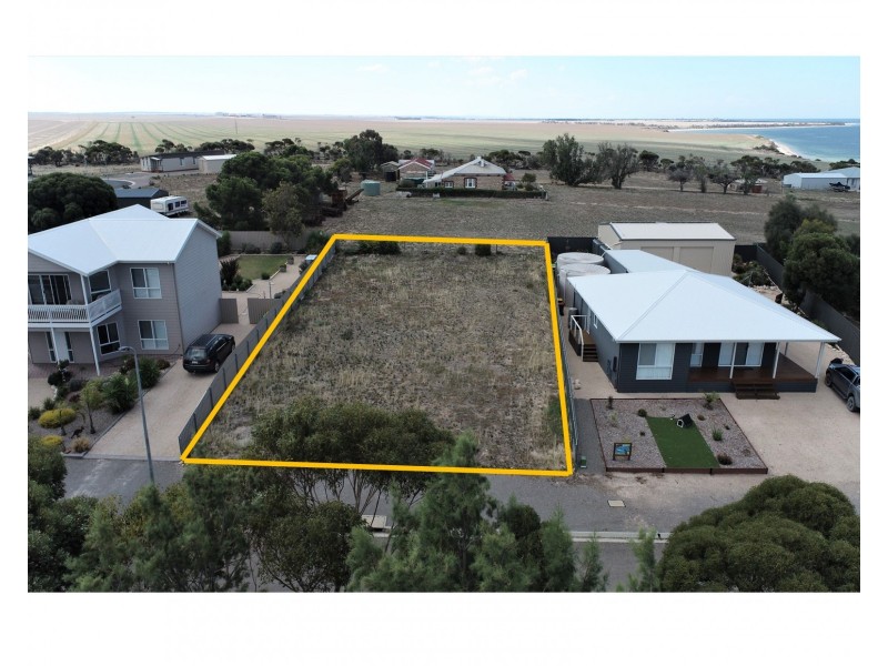 15 WELLINGTON DRIVE, Port Julia SA 5575