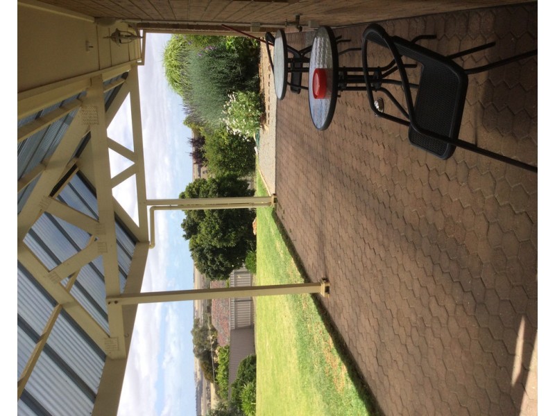 4 Clinton Road, Maitland SA 5573