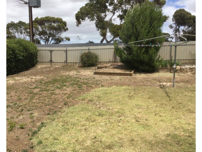 4 Clinton Road, Maitland SA 5573