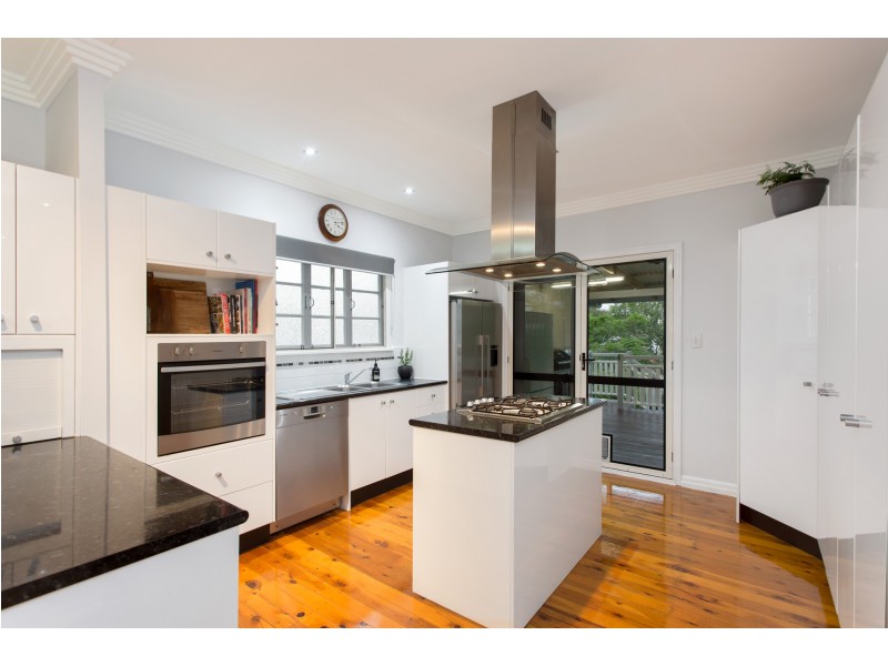 32 Eleanor Street, Carina QLD 4152