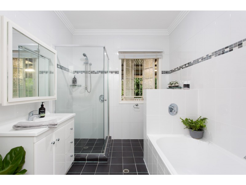 32 Eleanor Street, Carina QLD 4152