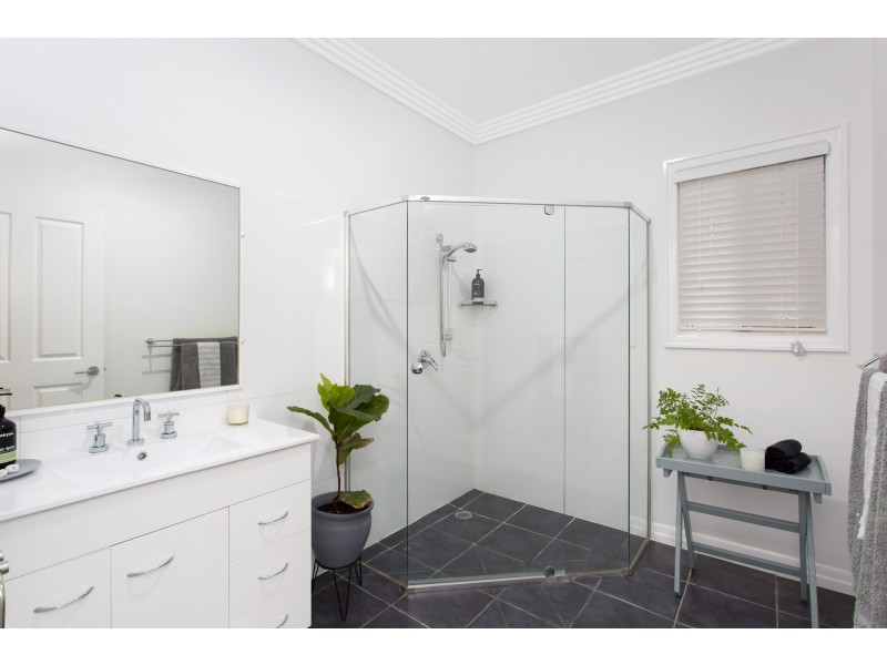 32 Eleanor Street, Carina QLD 4152