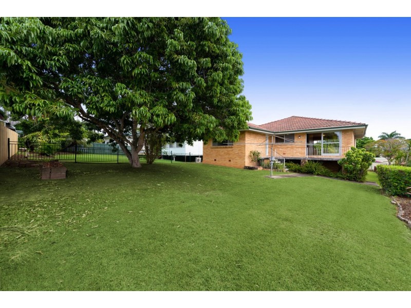 15 Chater Street, Carina QLD 4152