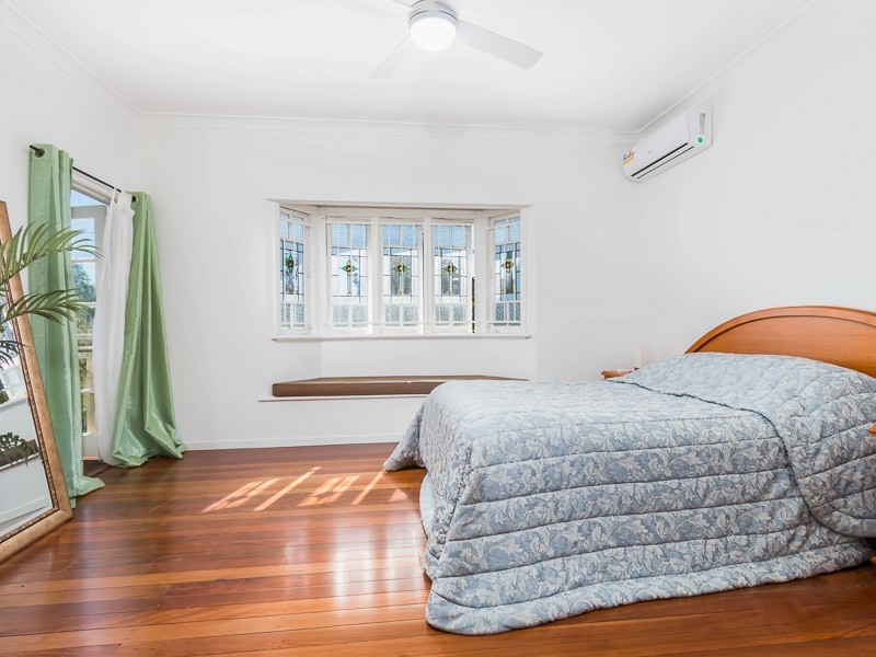 5 Waite Street, Norman Park QLD 4170