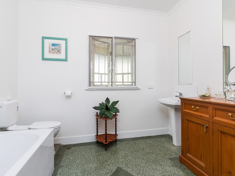 5 Waite Street, Norman Park QLD 4170