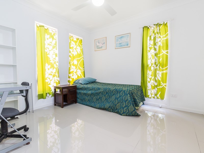 5 Waite Street, Norman Park QLD 4170