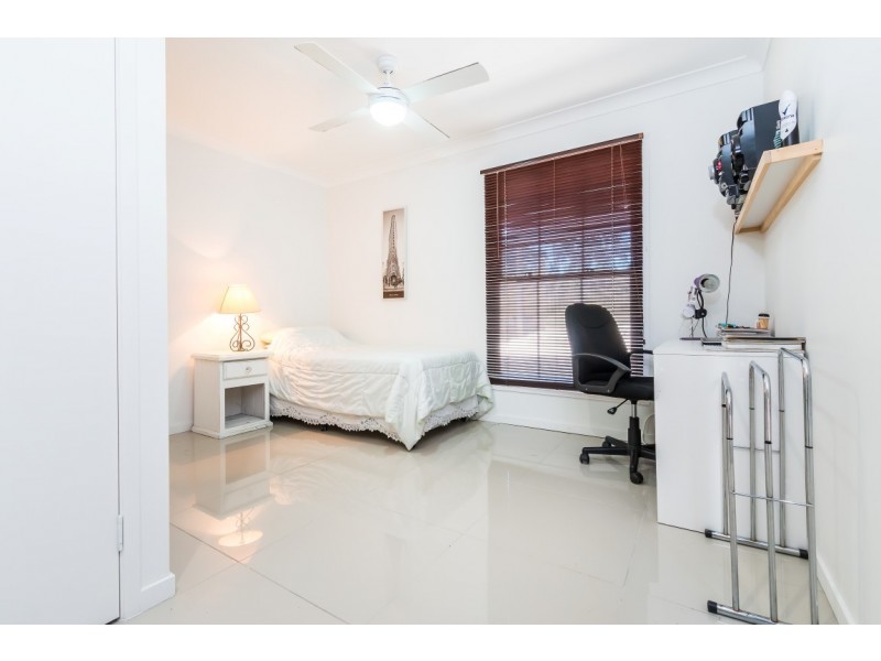 5 Waite Street, Norman Park QLD 4170