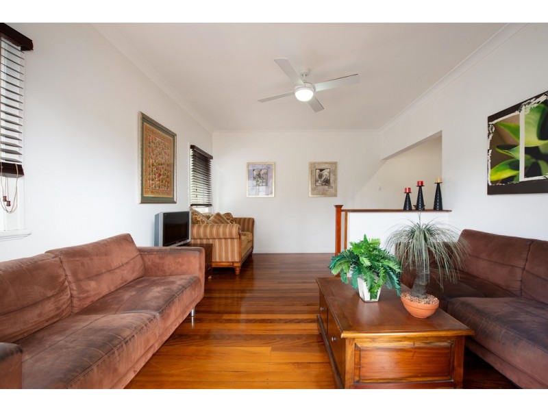 5 Waite Street, Norman Park QLD 4170