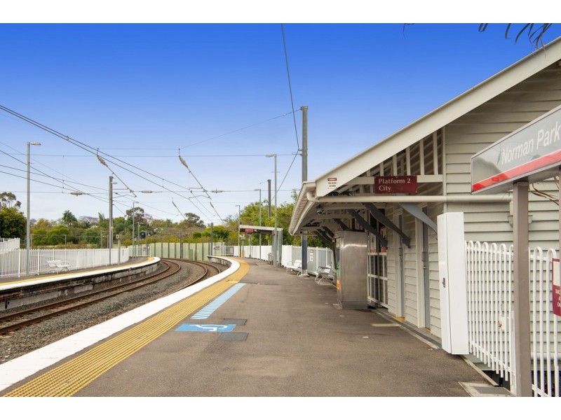 5 Waite Street, Norman Park QLD 4170