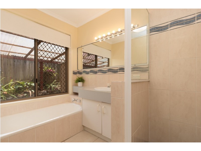 48 Modred Street, Carindale QLD 4152