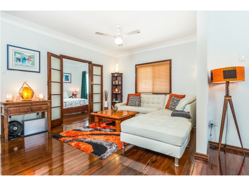 99 Riding Road, Hawthorne QLD 4171