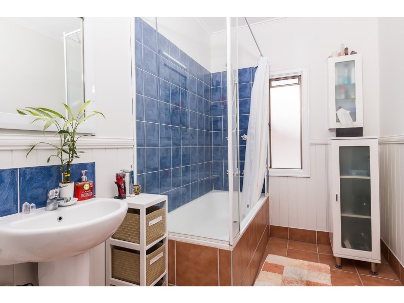 99 Riding Road, Hawthorne QLD 4171