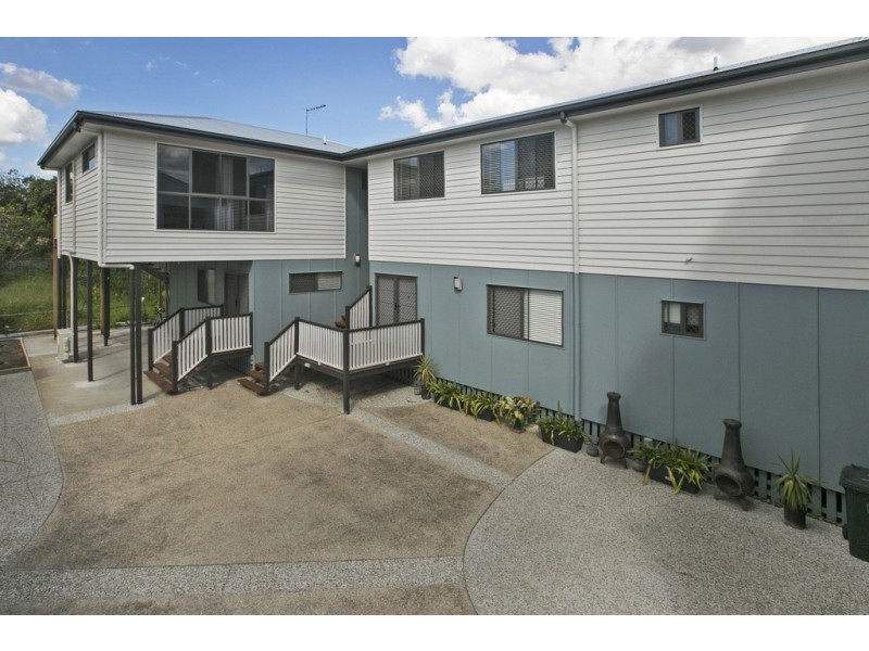 99 Riding Road, Hawthorne QLD 4171