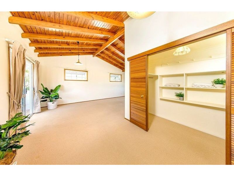 6 Chater Street, Carina QLD 4152