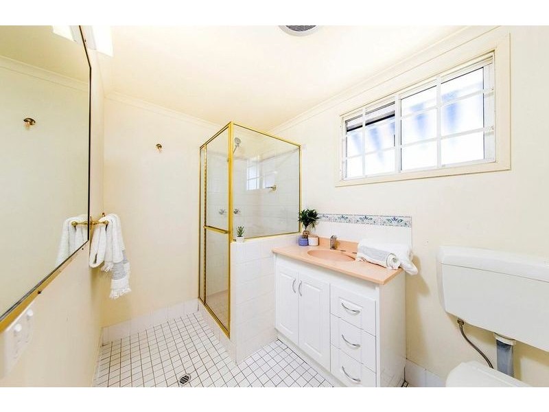 6 Chater Street, Carina QLD 4152