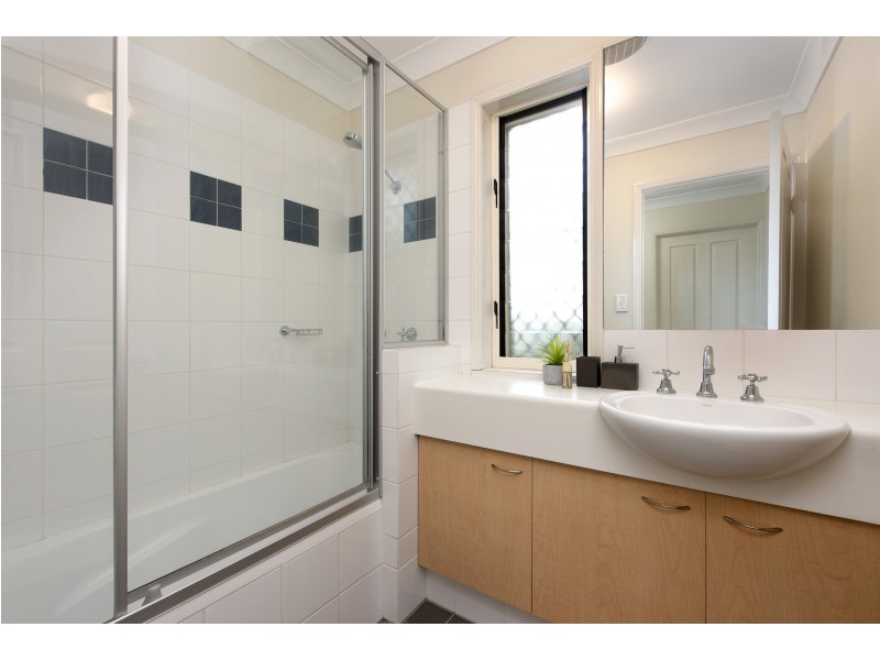 4A Mons Road, Carina Heights QLD 4152