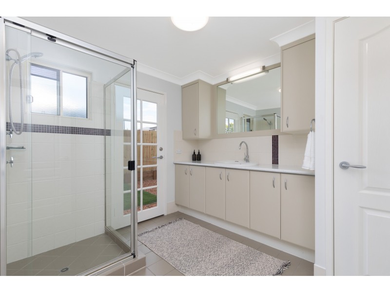 80 Broadway Street, Carina QLD 4152