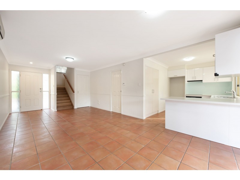 4/9 Orana Street, Carina QLD 4152