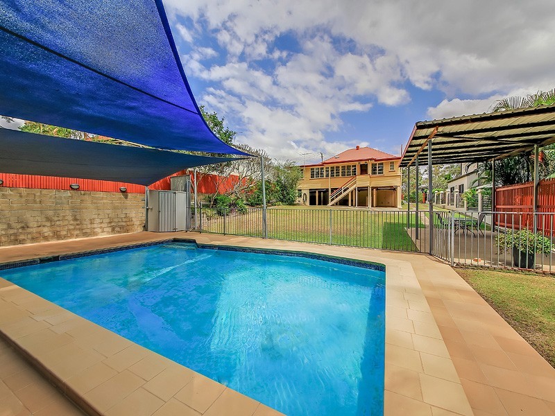 51 Octantis Street, Coorparoo QLD 4151