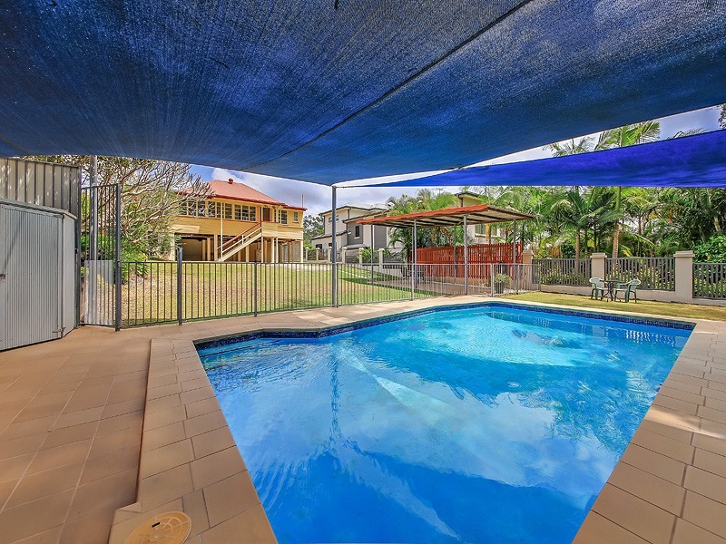 51 Octantis Street, Coorparoo QLD 4151